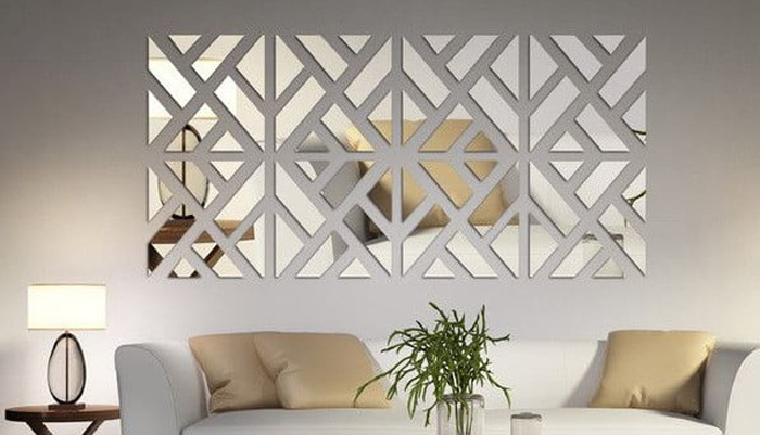 آینه و کنسول در پذیرایی